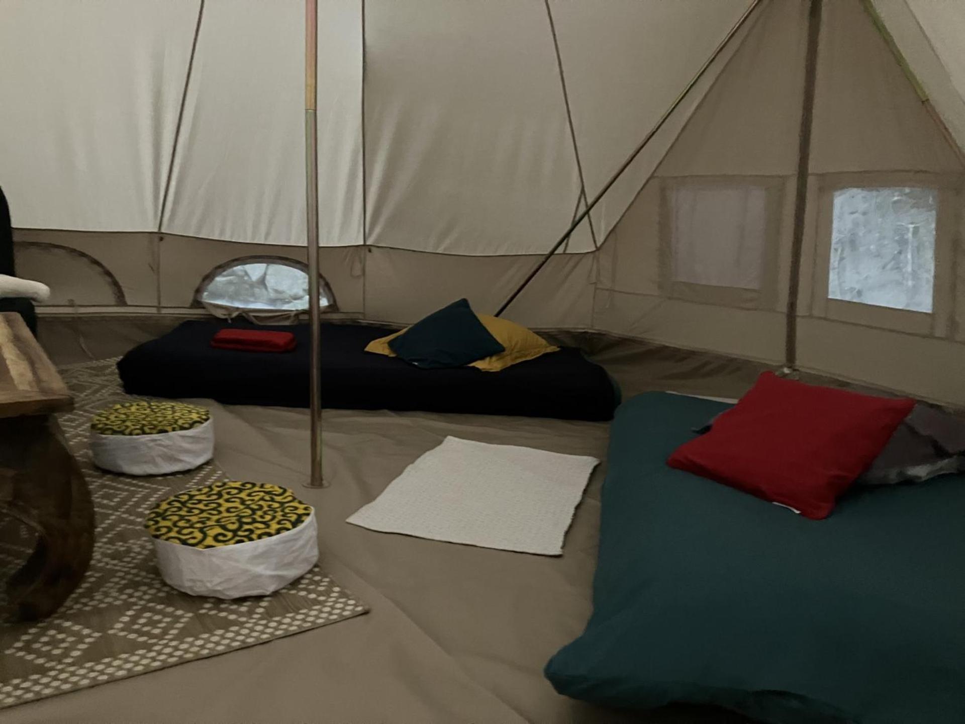 Grande Tente Tipi En Pleine Foret Burzet ภายนอก รูปภาพ